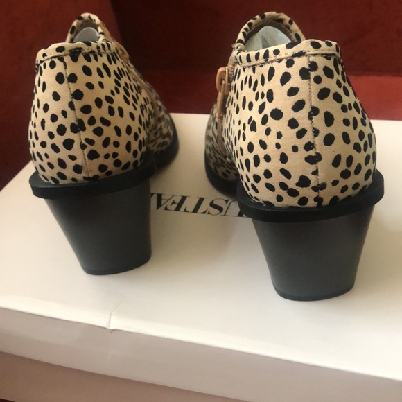 NIB Leopard Booties - Picture 3 of 4